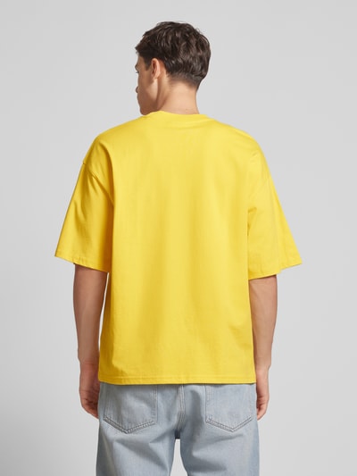 REVIEW T-shirt o kroju oversized Essentials  Żółty 5