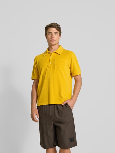 Closed Regular Fit Poloshirt mit Brusttasche Hellgelb 4
