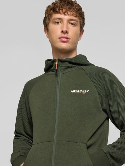 Jack & Jones Regular Fit Sweatjacke mit Logo-Print Modell 'Thatcher' Oliv 3