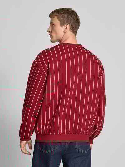 KARL KANI Regular Fit Sweatshirt mit Logo-Stitching Modell 'Pinstripe' Rot 5