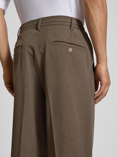 MCNEAL Wide Fit Stoffhose mit Bügelfalten Mittelbraun Mel 3
