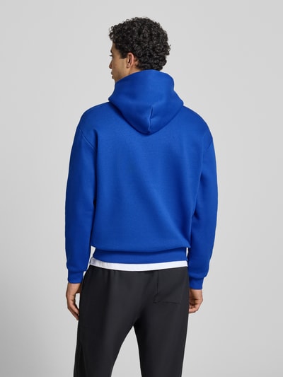 REVIEW Hoodie mit Känguru-Tasche Royal 5