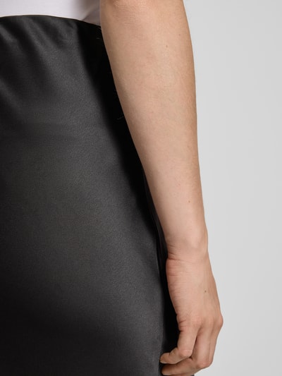 Vero Moda Spódnica midi rozkloszowana z elastycznym pasem model ‘MERLE’ Czarny 3