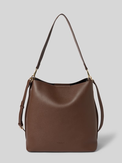 Produktfoto, Handtasche in Leder-Optik Modell 'Nelma' von Seidenfelt in Braun, abnehmbare Schulterriemen, Logo-Detail, glatte Textur, Maße 31x35x17 cm, Länge Schulterriemen 68 cm, Hauptfach mit Magnetverschluss