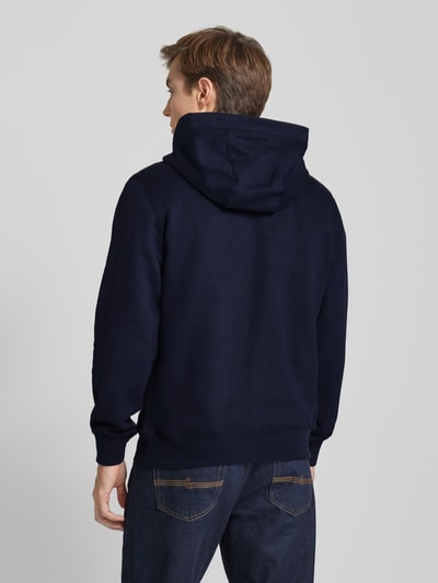 Tommy Hilfiger Hoodie mit Label-Print und Känguru-Tasche Marine 5