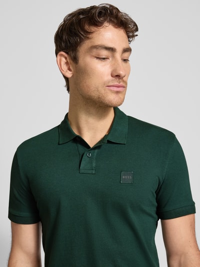 BOSS Orange Poloshirt mit Label-Detail Modell 'Passenger' Dunkelgruen 3