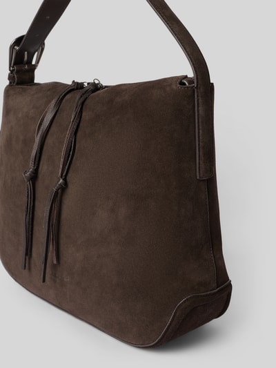Produktfoto, Handtasche aus Leder Modell 'INES' von LIEBESKIND BERLIN in Dunkelbraun, glatte Wildleder-Oberfläche, große Reißverschlusstasche, verstellbarer Schulterriemen, strukturierte Form, Größe ca. 33x30x14 cm.