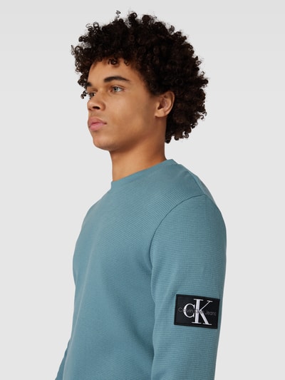 Calvin Klein Jeans Longsleeve mit Label-Patch Rauchblau 3