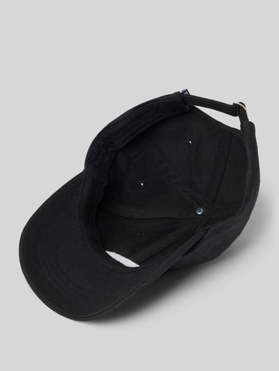 Produktfoto, schwarze Größenverstellbare Cap mit Label-Stitching von The North Face, Baumwoll-Mix, verstärkter Schirm, glatte Textur.