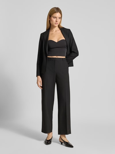 Vrouwenmodel draagt Regular Fit Blazer met viscose van s.Oliver BLACK LABEL, look: effen, pasvorm: regular fit, reverskraag, split, 1-knoopssluiting, lange mouw, klepzakken. Ganzlichaamsaanzicht van voren.
