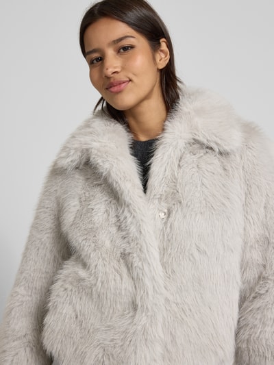 Luisa Cerano Jacke aus Kunstfell mit Umlegekragen Hellgrau 3