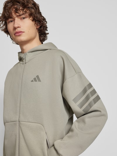 ADIDAS SPORTSWEAR Oversized Sweatjacke mit Label-Print Taupe 3