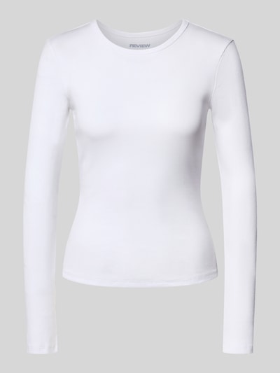 Produktfoto, Longsleeve mit Rundhalsausschnitt von REVIEW in Weiß, eng anliegender Schnitt aus Baumwoll-Mix mit Ripp-Struktur, 53 cm Rückenlänge.