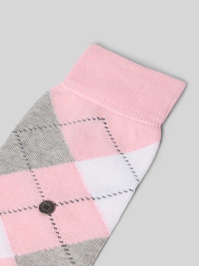 Produktfoto, Socken mit Zickzack-Muster Modell 'Queen' von Burlington in Rosa, Weiß und Grau, Bio-Baumwollmischung, elastische Rippenbündchen