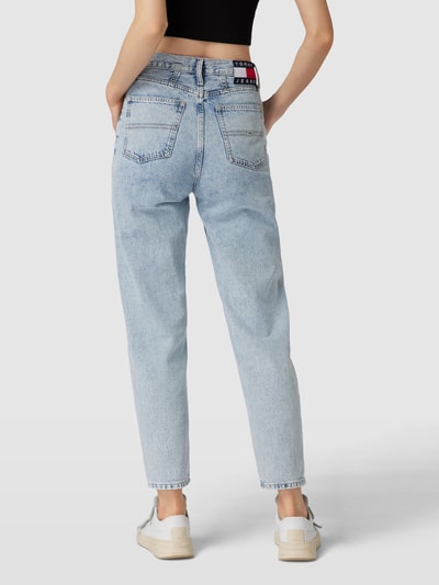 Tommy Jeans Mom Fit Jeans mit Label-Detail Hellblau 5