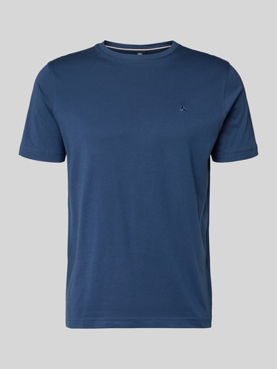 Produktfoto, T-shirt mit Label-Stitching von Lerros, bawełna, krój regular fit, prążkowany okrągły dekolt, długość tyłu 69 cm rozmiar M