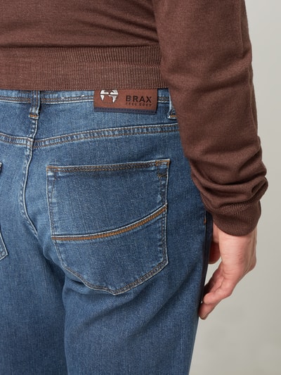 Brax Straight Fit Jeans mit recycelter Baumwolle Modell 'Cadiz' Jeansblau Melange 3