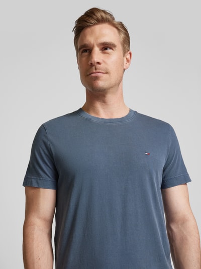 Tommy Hilfiger T-Shirt mit Label-Stitching Jeansblau 3