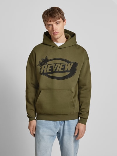 REVIEW Hoodie mit Label-Print Oliv 4