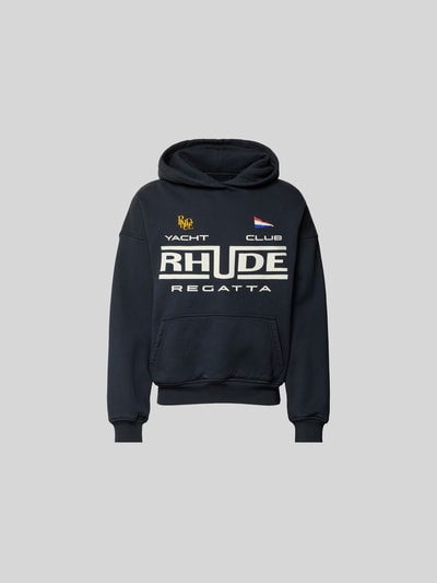 Produktfoto, Regular Fit Hoodie mit Logo-Print von RHUDE in Dunkelblau aus reiner Baumwolle mit Känguru-Tasche und elastischen Abschlüssen, Rückenlänge bei Größe M 65 cm