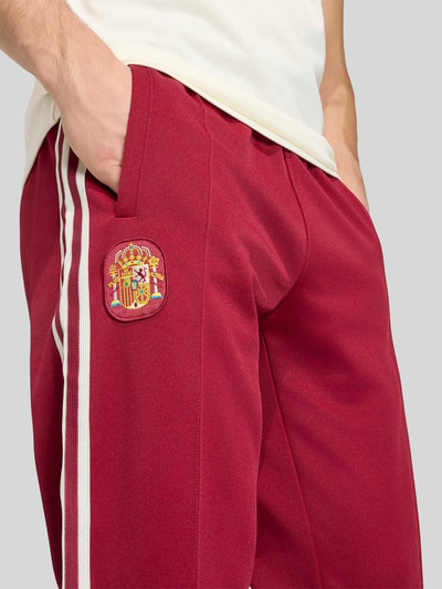 adidas Originals Spodnie dresowe w kroju regular fit z dodatkiem bawełny Bordowy 3