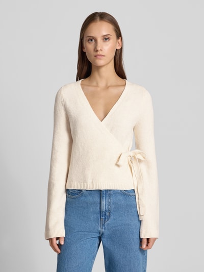 REVIEW Strick-Cardigan in Wickeloptik Offwhite Melange 4