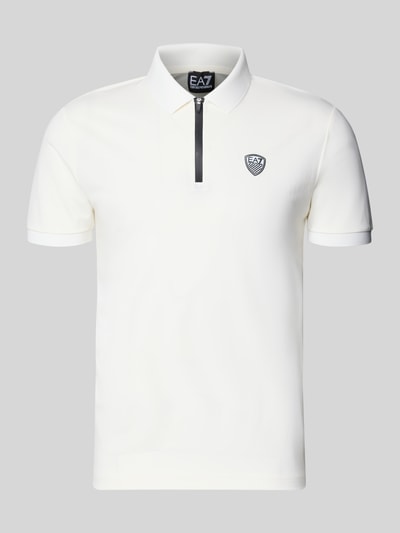 Produktfoto, Slim Fit Poloshirt aus Viskose-Mix von EA7 Emporio Armani in Weiß mit Logo-Detail, Polokragen und elastischen Ärmelabschlüssen