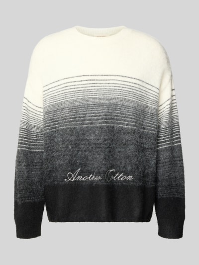 Produktfoto, Oversized Strickpullover mit gerippten Abschlüssen von ANOTHER COTTON LAB, szaro-biały, melanż, okrągły dekolt, miękka faktura.
