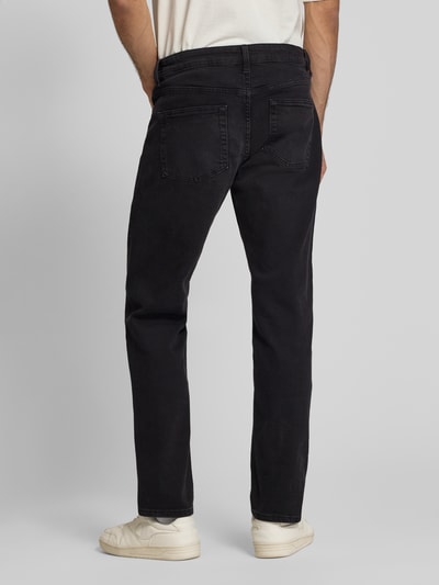 Männermodel trägt Regular Fit Straight Leg Jeans aus Baumwoll-Mix Modell 'WEFT' von Only & Sons in schwarzer Denim-Optik, Ganzkörperansicht Rückansicht.