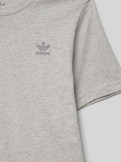 adidas Originals T-Shirt mit Label-Stitching Mittelgrau Melange 2