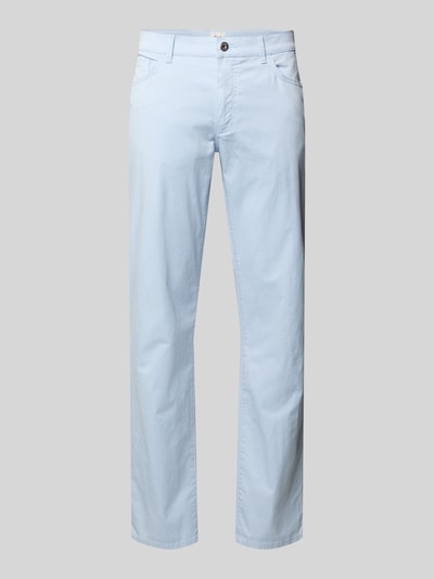 Produktfoto, lichtblauwe heren broek met structuurpatroon, regular fit, steekzakken, mix van katoen en elastaan, model 'Cadiz' van Brax, bandwijdte maat 32/32: 46 cm, binnenbeenlengte: 83 cm.
