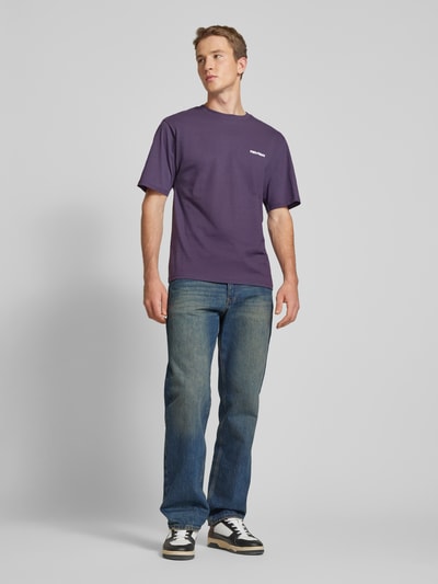 REVIEW T-Shirt mit Label-Print Aubergine 1