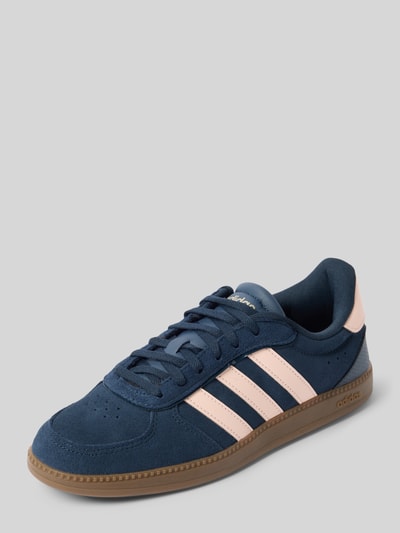Produktfoto, Sneaker met vetersluiting van adidas Sportswear, dames sneakers van leermix met afgeronde punt, labeldetail, gestructureerde zool, hakhoogte 2 cm, schachthoogte 7 cm, schachtbreedte 6 cm.