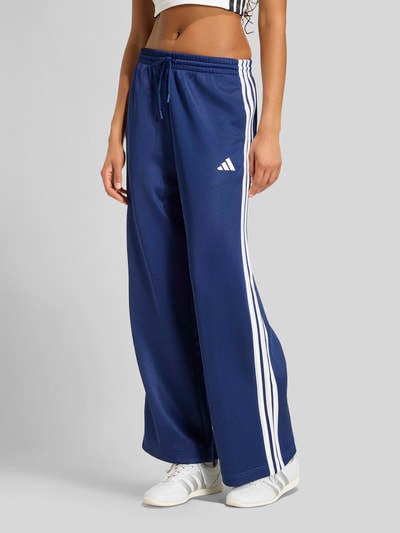 adidas Sportswear Loose Fit Trainingshose aus Baumwoll-Mix mit Logo-Stitching Dunkelblau 4