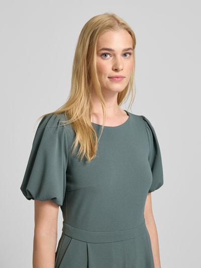 Swing Jumpsuit mit Taillenpasse Gruen 3