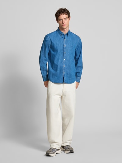 Levi's® Relaxed Fit Jeanshemd mit Button-Down-Kragen Jeansblau 1