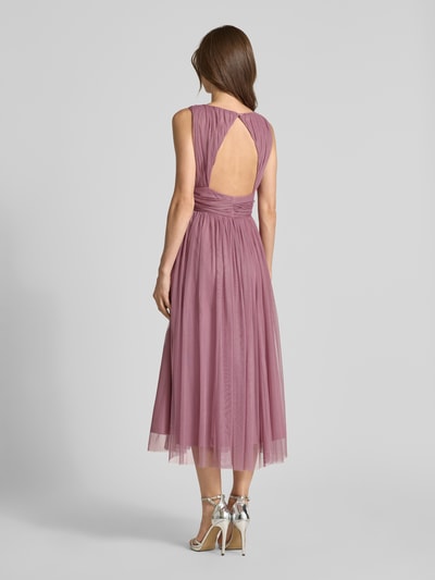 Lace & Beads Midikleid mit rückseitigem Cut Out Rose 5