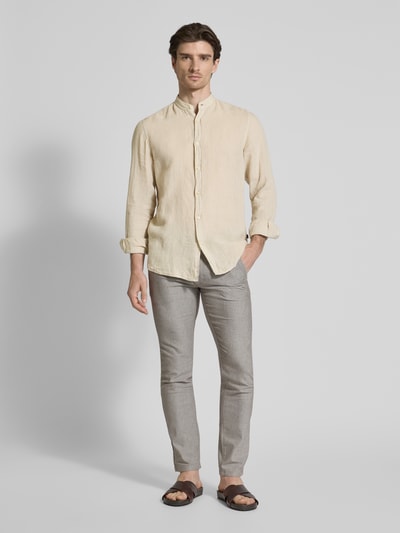 BOSS Orange Regular Fit Leinenhemd mit Stehkragen Modell 'Race' Sand 1