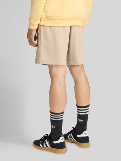 adidas Originals Regular Fit Trainingsshorts mit elastischem Bund Beige 5