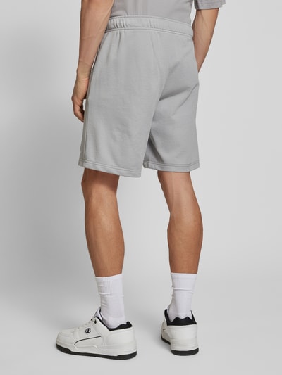 CHAMPION Sweatshorts mit Logo-Stitching und elastischem Bund Hellgrau 5