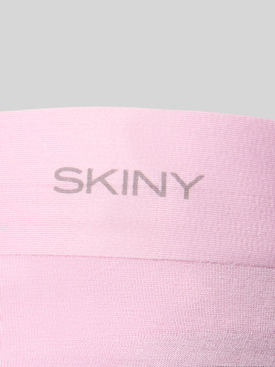 Produktfoto, Slip aus Viskose-Elasthan-Mix Modell 'SMARTOUCH' von Skiny in zartem Rosa mit elastischem Bund und Label-Detail, feine Textur