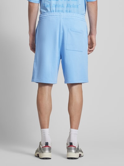 REVIEW Relaxed Fit Sweatshorts mit Label-Stitching Hellblau 5