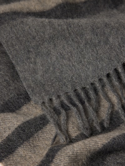 Produktfoto, Schal aus Kaschmir mit Fransen von SALMONE, rechteckige Form, grau-beige Allover-Look, weiche Textur, 36x184 cm