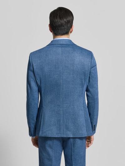 Mannelijk model draagt Slim Fit 2-knoops colbert met klepzakken model 'Nick' van Zuitable in blauwe katoenmix, ruglengte 71 cm, schouderbreedte 45 cm, mouwlengte 67 cm, materiaalmix met katoen, rugaanzicht.