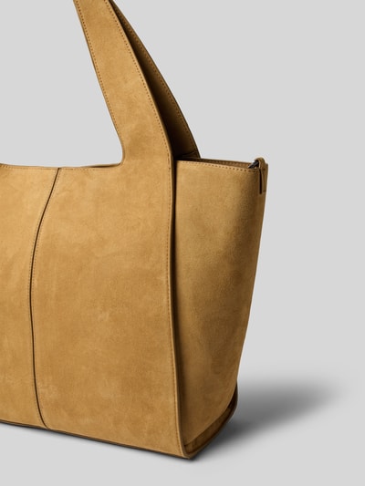 Produktfoto, Tote Bag aus Leder-Mix Modell 'Ramona' von MANGO in Hellbraun, glatte und matte Textur, Magnetverschluss, Schulterriemen, rechteckige Form, Damen Tasche, 54x33x14 cm, Schulterriemen 62 cm.