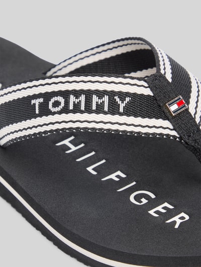 Tommy Hilfiger Japonki z detalami z logo Czarny 4
