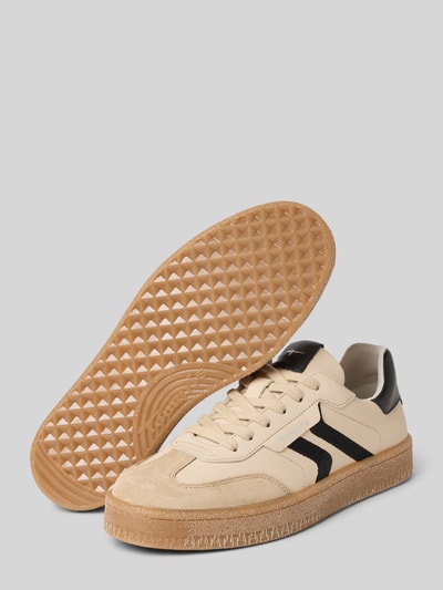 Produktfoto, Low Top Sneaker aus echtem Rindsleder von Tamaris w kolorze jednolitym z imitacją skóry i skóry welurowej, okrągły nosek, płaska podeszwa ze strukturą, napis z logo, szwy, wiązanie, gładka faktura, materiał: naturalna skóra bydlęca.