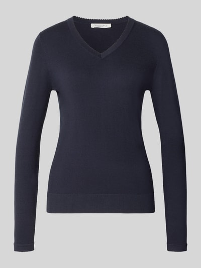 Produktfoto, dunkelblauer Pullover aus Viskose-Mix mit V-Ausschnitt von Christian Berg Woman, gerader Schnitt, gerippte Abschlüsse, schlichte Struktur