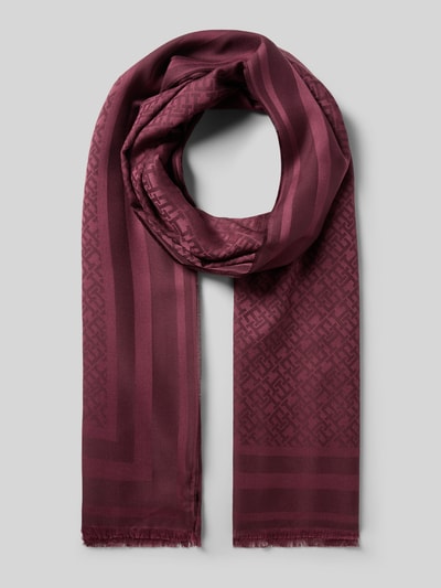 Produktfoto, Schal mit Logo-Muster von Tommy Hilfiger in Burgunderrot, Optik: Allover-Muster, Applikation: Fransen, Material: Modal