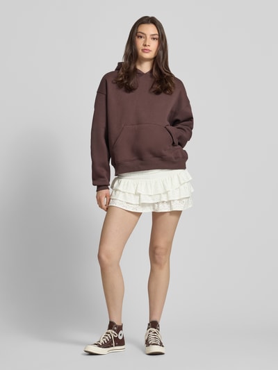 ONLY Lekko rozkloszowany skort mini z haftem angielskim model 'SMILLA' Złamany biały 1